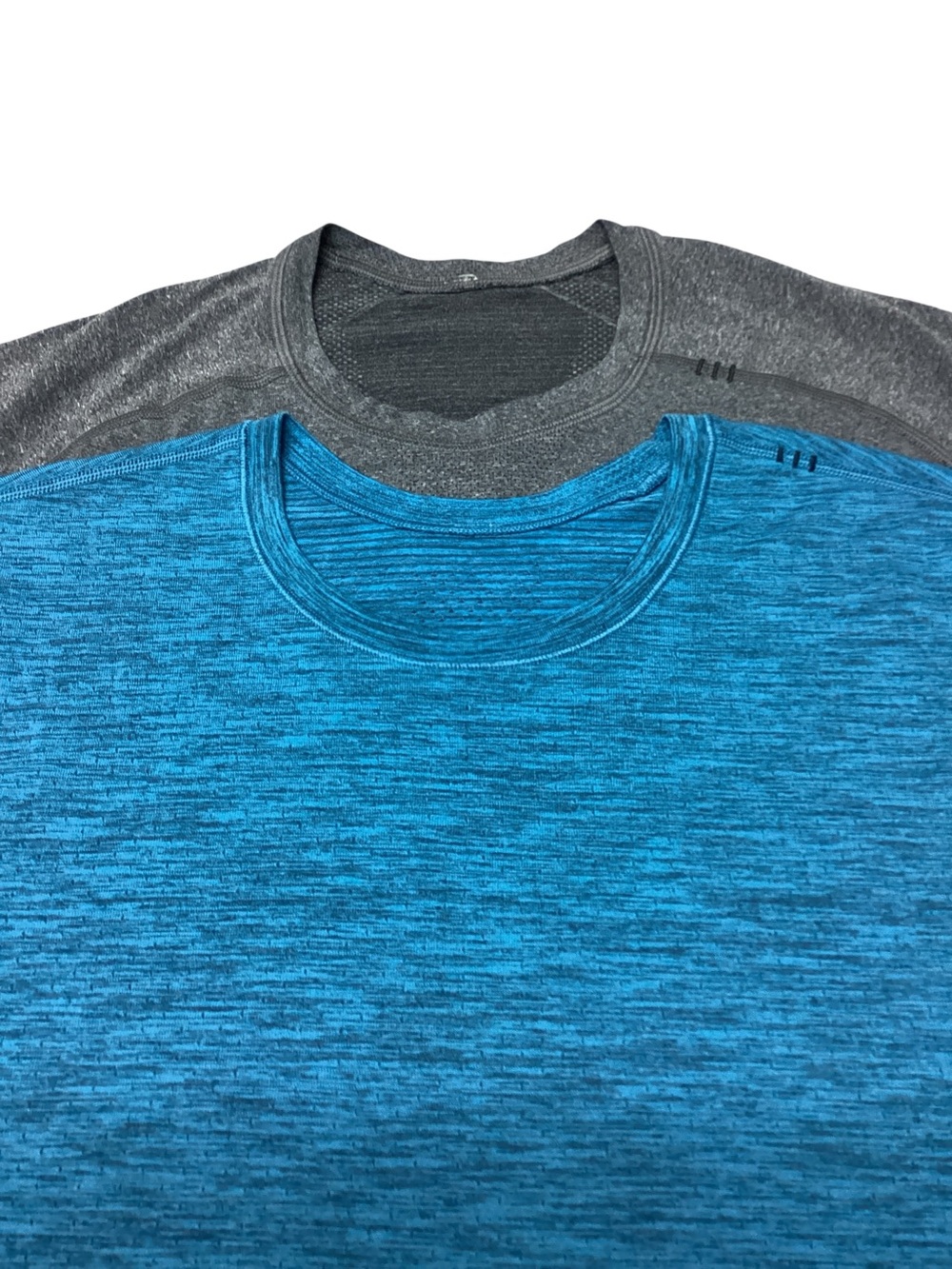 Lululemon lot of 2 metal vent tech T-Shirt - Blue and Gray size M